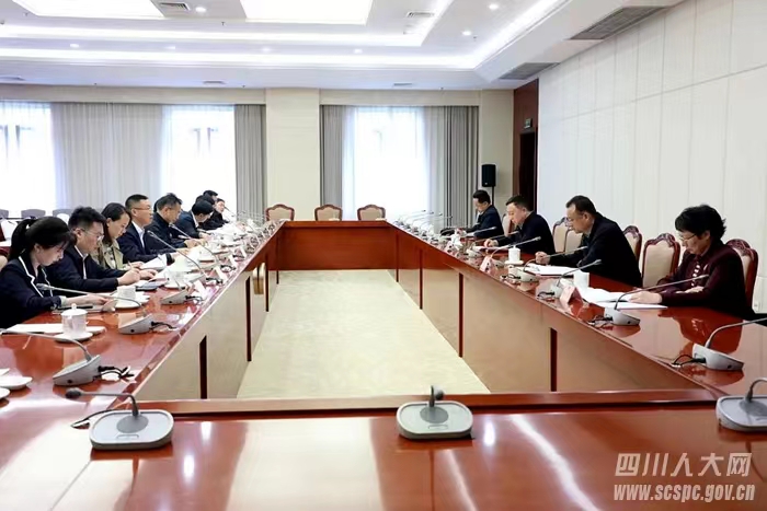 彭琳听取《广安市海绵城市建设管理条例（草案）》修改情况专题汇报